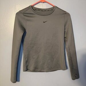Nike Therma-FIT Long Sleeve Athletic Top – Size Large